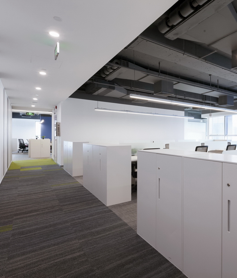 羅賓遜全球物(wù)流辦(bàn)公(gōng)室裝(zhuang)修-辦(bàn)公(gōng)區(qu)-pc