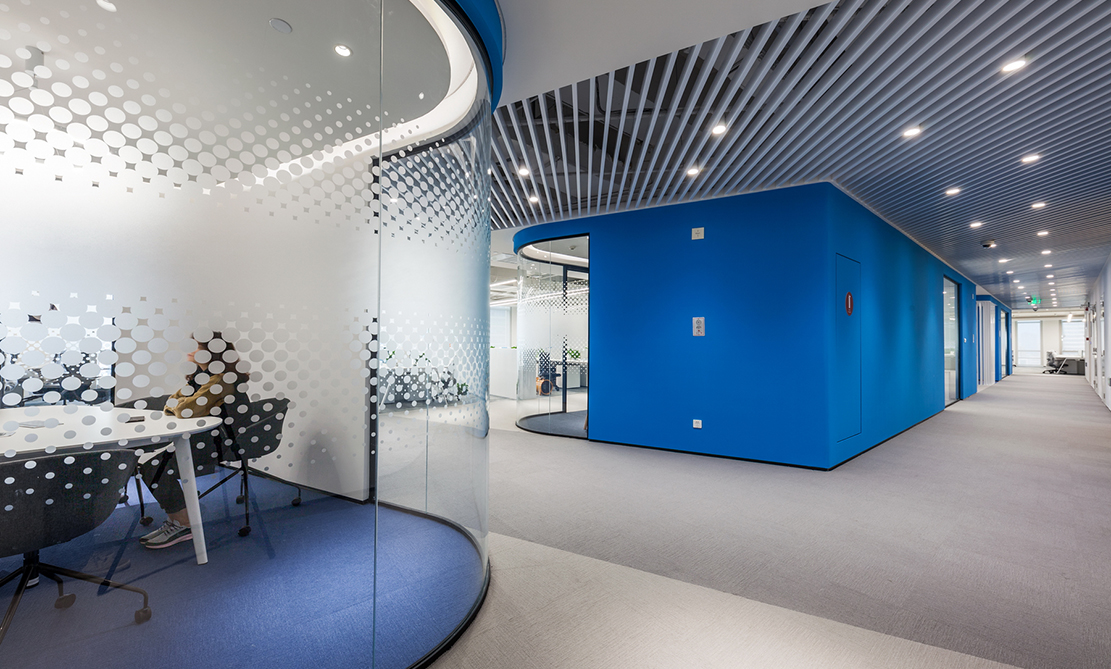 蔚來汽車(che)辦(bàn)公(gōng)樓裝(zhuang)修-小(xiǎo)型會議室