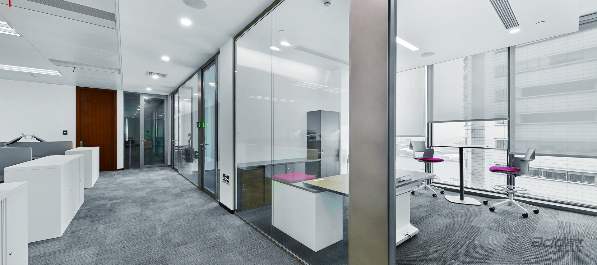 雅保化工(gong)辦(bàn)公(gōng)室裝(zhuang)修-辦(bàn)公(gōng)區(qu)走(zou)廊-pc