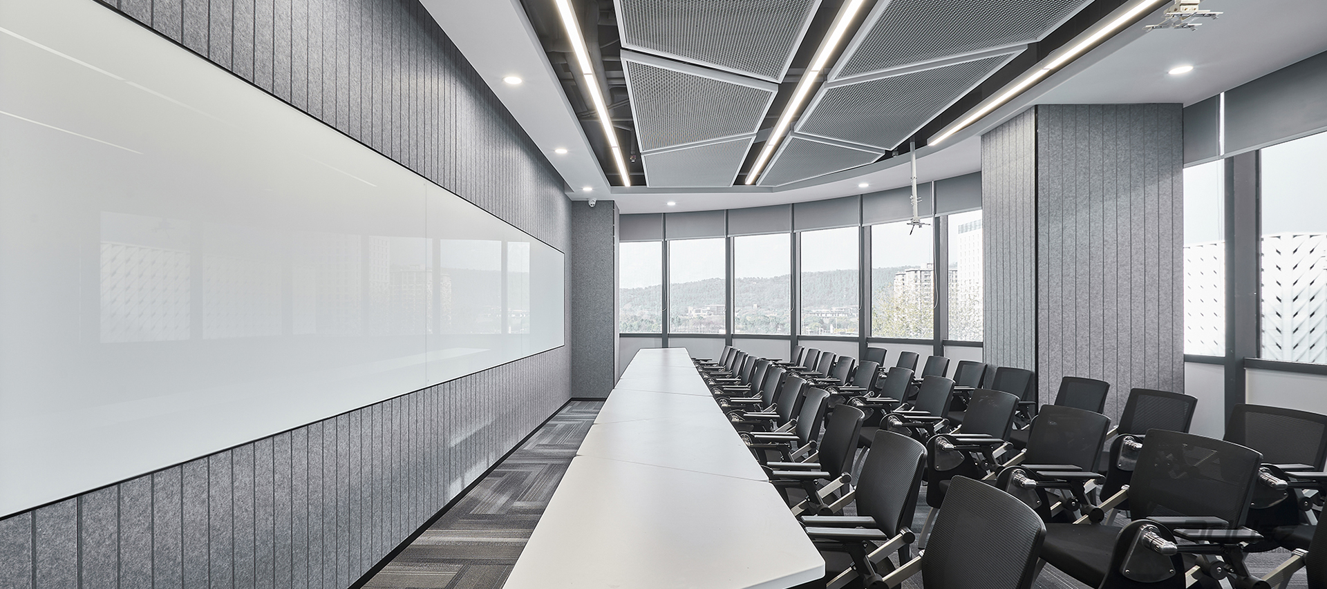 移遠(yuǎn)通(tong)信(xin)辦(bàn)公(gōng)室裝(zhuang)修設(shè)計(ji)-培訓室-pc